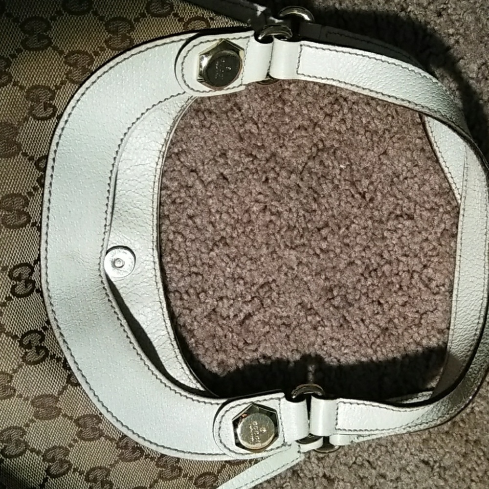 Authentic Gucci Purse - Picture 5 of 11